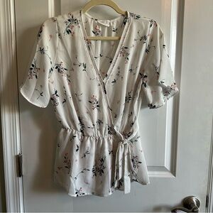 Sienna Sky | Wrap V Neck Tunic Top White Floral Size Medium